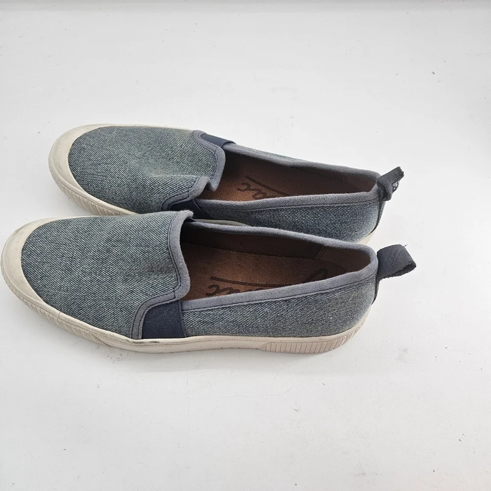 Zodiac Ciara Denim Chambray Women’s Size 10 M Casual Slip-On Sneakers NWD